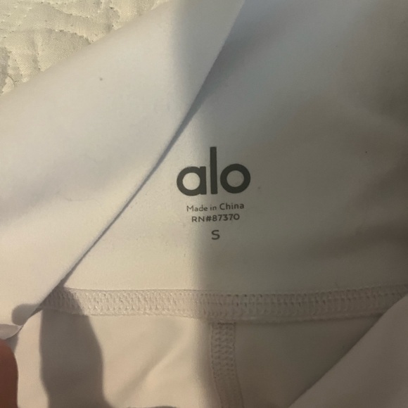 ALO WHITE RIPPED LEGGINS - Picture 2 of 5